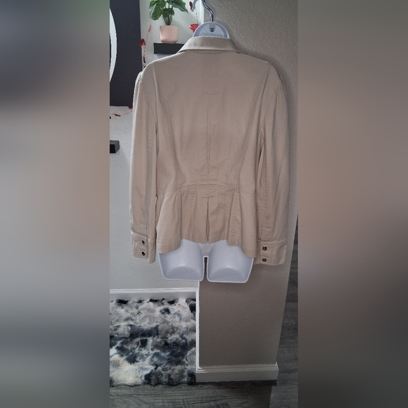 Evelyn Women's Beige Jacket - Picture 12 of 16